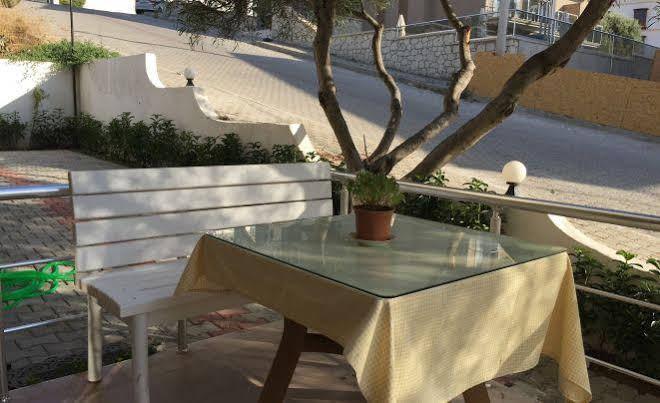 Cicek Apart Hotel Кешме Экстерьер фото